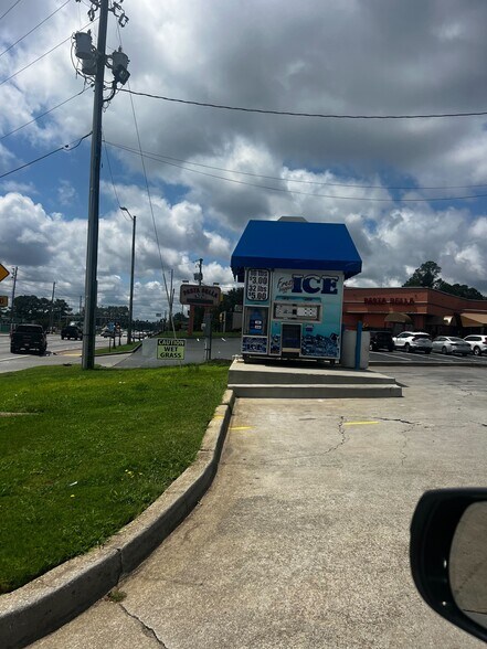 3680 Austell Rd SW, Marietta, GA à vendre - Photo du bâtiment - Image 3 de 6