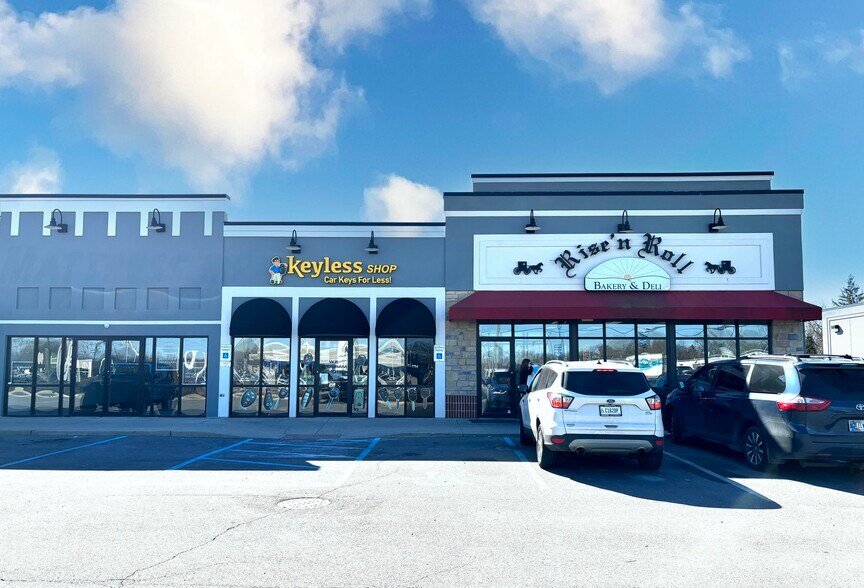 5129 Illinois Rd, Fort Wayne, IN à louer - Photo du bâtiment - Image 3 de 4