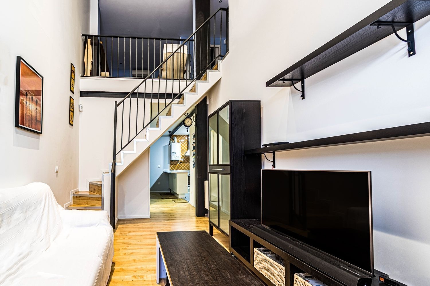 Multifamily in Madrid, Madrid for sale Interior Photo- Image 1 of 6