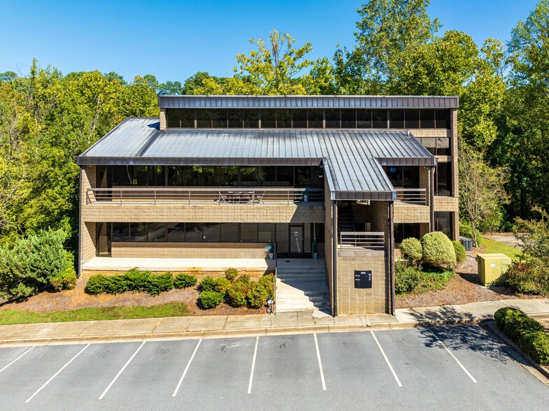 3066 Mercer University Dr, Chamblee, GA for lease - Building Photo - Image 1 of 10