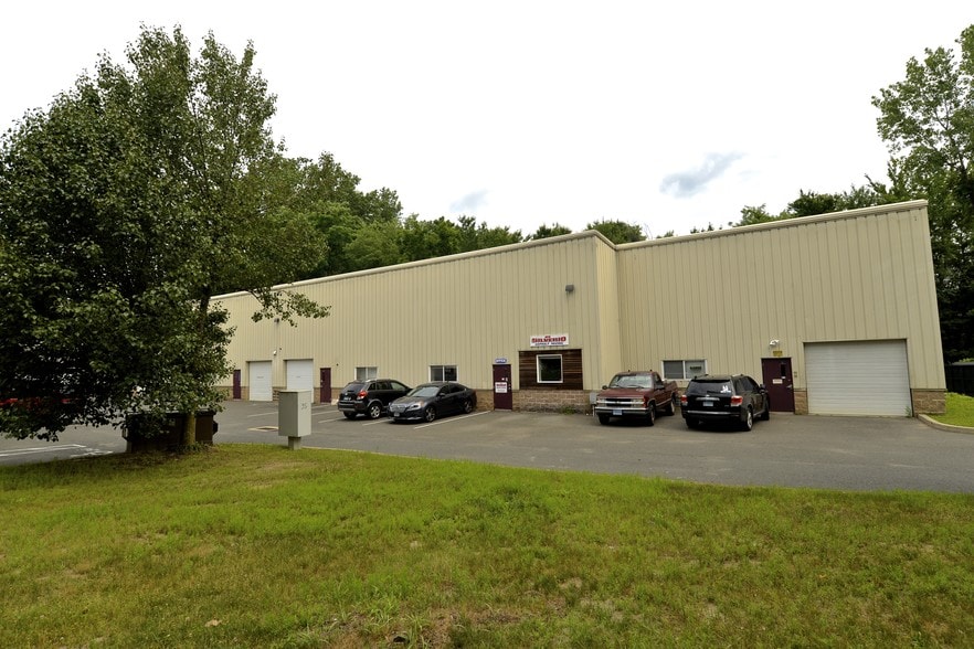 35 Starr Rd, Danbury, CT for lease - Building Photo - Image 2 of 7