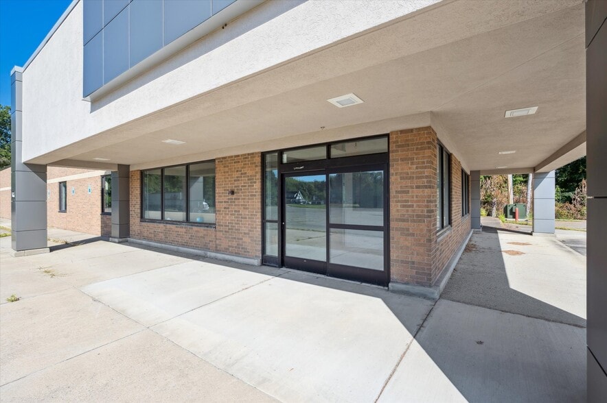 2715 Wilmington Rd, New Castle, PA for sale - Building Photo - Image 2 of 12