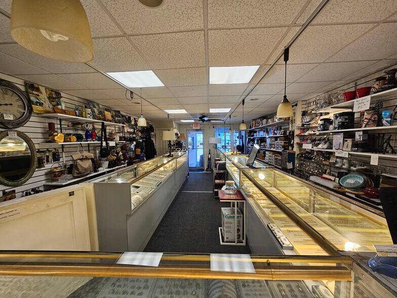 5903 N Broad St, Philadelphia, PA à vendre - Photo du bâtiment - Image 3 de 39