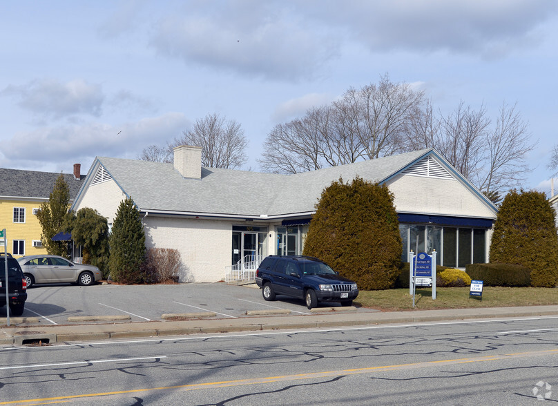 925 Main St, East Greenwich, RI à vendre - Photo principale - Image 1 de 1