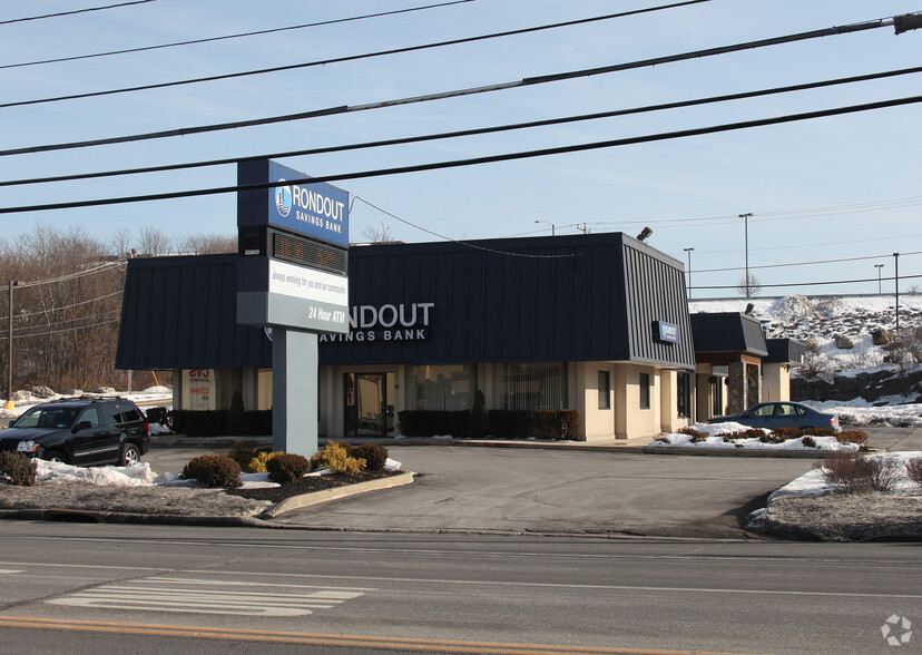 1296 Ulster Ave, Kingston, NY for lease - Primary Photo - Image 1 of 4