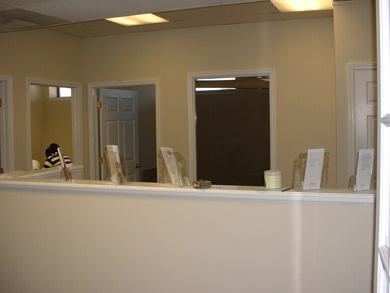 1130 Hooper Ave, Toms River, NJ à louer - Photo intérieure - Image 3 de 30