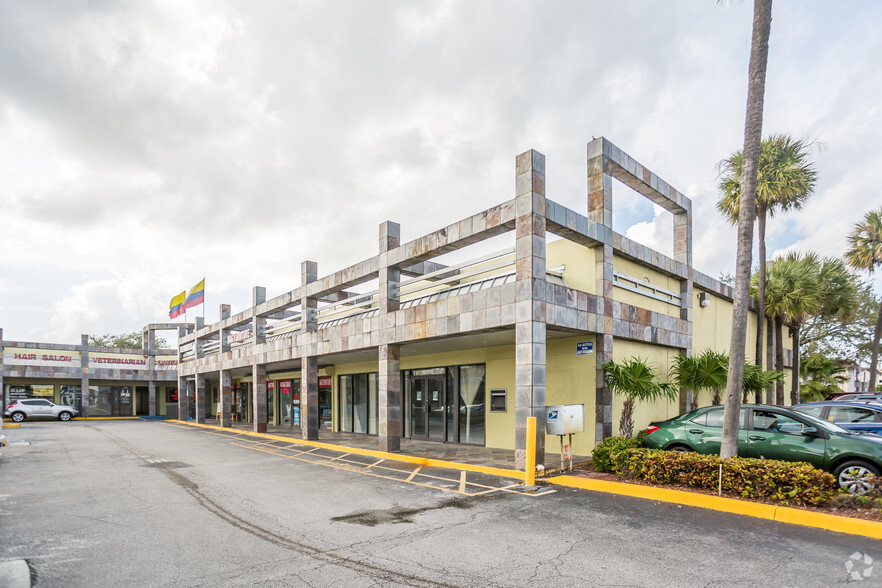 16764-16800 NW 67th Ave, Hialeah, FL for lease - Primary Photo - Image 2 of 4