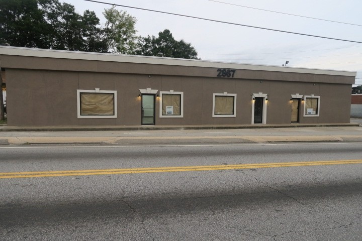 2667 Donald Lee Hollowell Pky, Atlanta, GA for sale - Primary Photo - Image 1 of 39