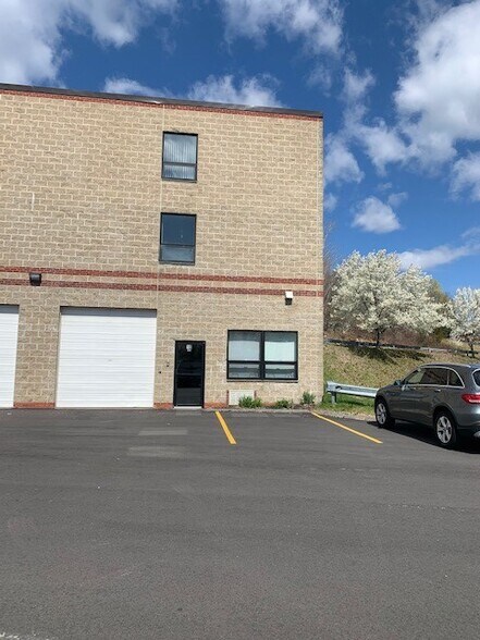 41 Brigham St, Marlborough, MA à louer - Photo du bâtiment - Image 2 de 9