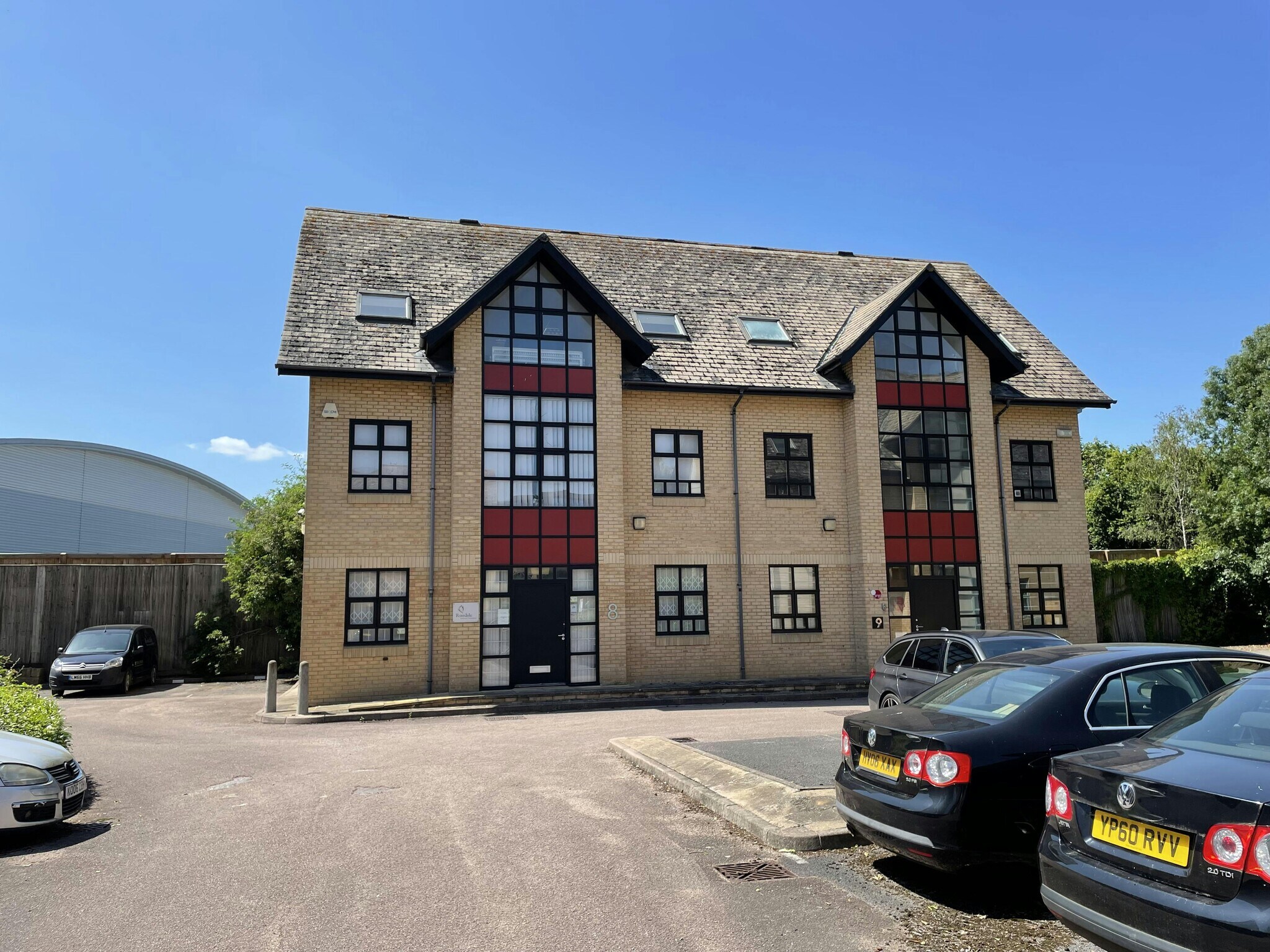 8 Milbanke Court, Milbanke Way, Bracknell for sale Building Photo- Image 1 of 8