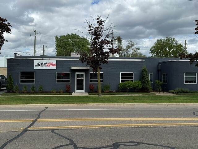1150 Hilton Rd, Ferndale, MI à louer Photo du bâtiment- Image 1 de 4