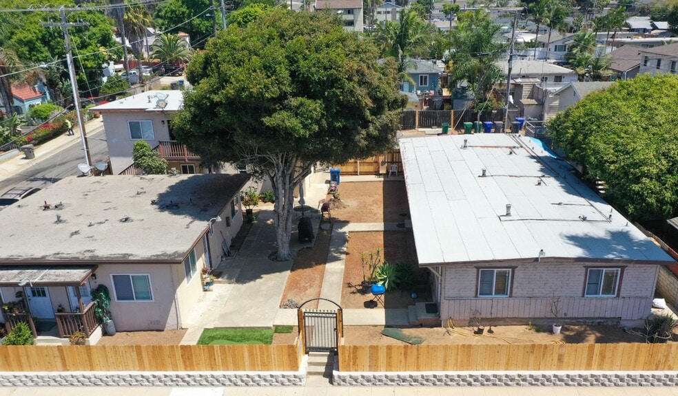 718-722 N Freeman St, Oceanside, CA for sale - Building Photo - Image 3 of 28