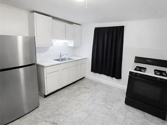 205 Danforth St, Syracuse, NY à vendre - Photo du bâtiment - Image 3 de 10