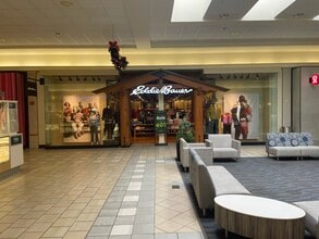 364 Maine Mall Rd, South Portland, ME à louer Photo du bâtiment- Image 2 de 9