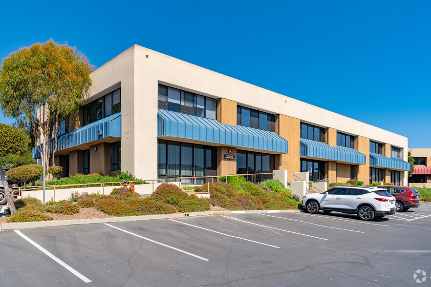 5 Harris Ct, Monterey, CA for lease - Building Photo - Image 1 of 6