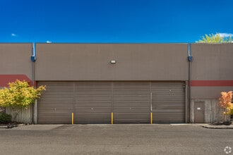 11717-11755 NE Marx St, Portland, OR à louer Photo du bâtiment- Image 1 de 2