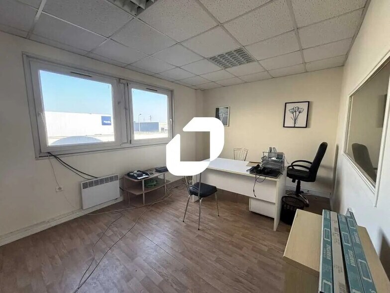 Flex in Villabé for lease - Building Photo - Image 3 of 15