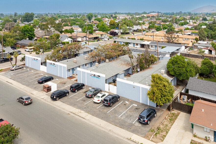 282 W Date Ave, Porterville, CA à vendre - Aérien - Image 2 de 11