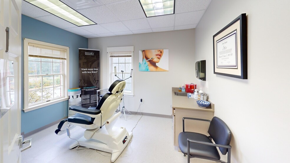 875 Greenland Rd, Portsmouth, NH for lease - Building Photo - Image 2 of 3