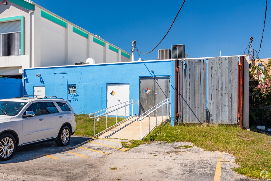 14011-14015 S Dixie Hwy, Miami, FL for lease - Building Photo - Image 2 of 4