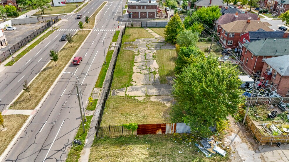 13145 Livernois Ave, Detroit, MI à vendre - Photo du bâtiment - Image 2 de 15