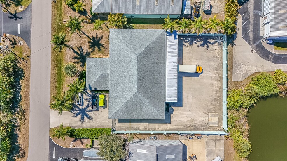 8261 Burnt Store Rd, Punta Gorda, FL à vendre - Photo du bâtiment - Image 2 de 42