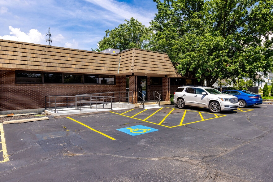 9030 Montgomery Rd, Cincinnati, OH for lease - Building Photo - Image 3 of 51