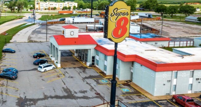 Plus de détails pour 2801 E Highway 66, Elk City, OK - Services hôteliers à vendre