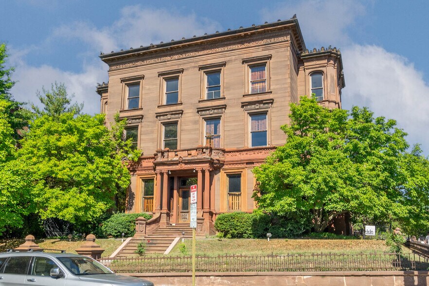 2201-2205 Green St, Philadelphia, PA à vendre - Photo du bâtiment - Image 2 de 73