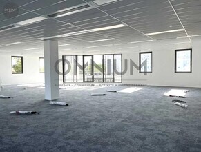Office in Vénissieux for lease Interior Photo- Image 1 of 7