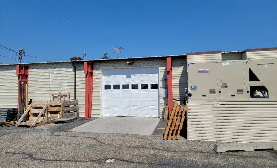 180 W Main St, Rigby, ID à louer - Photo du bâtiment - Image 2 de 6