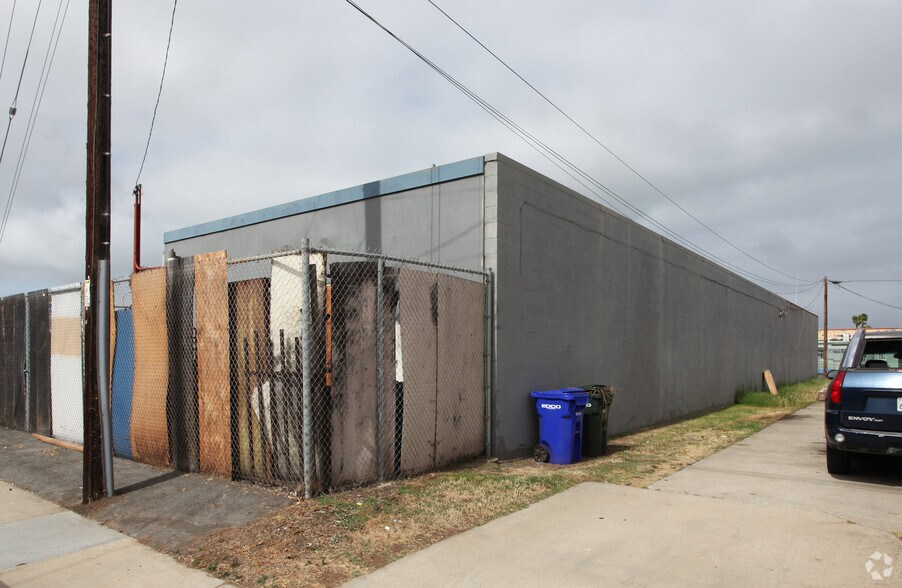 650-660 Emory St, Imperial Beach, CA à louer - Photo du bâtiment - Image 2 de 2