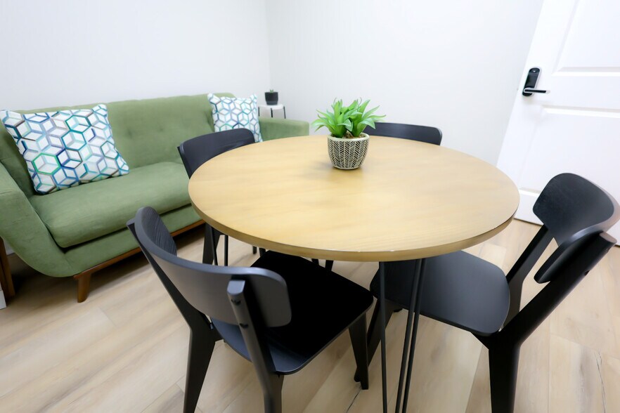 506 Honea Egypt Rd, Magnolia, TX à louer - Photo du bâtiment - Image 3 de 7