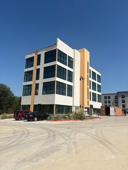 851 N Central, McKinney, TX à vendre - Photo du bâtiment - Image 3 de 10