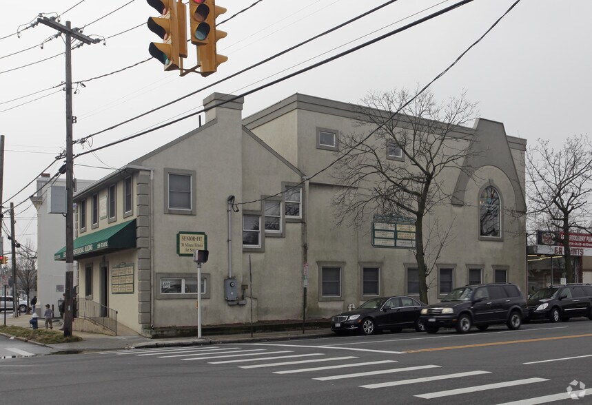559 Atlantic Ave, East Rockaway, NY à louer - Photo du bâtiment - Image 3 de 43