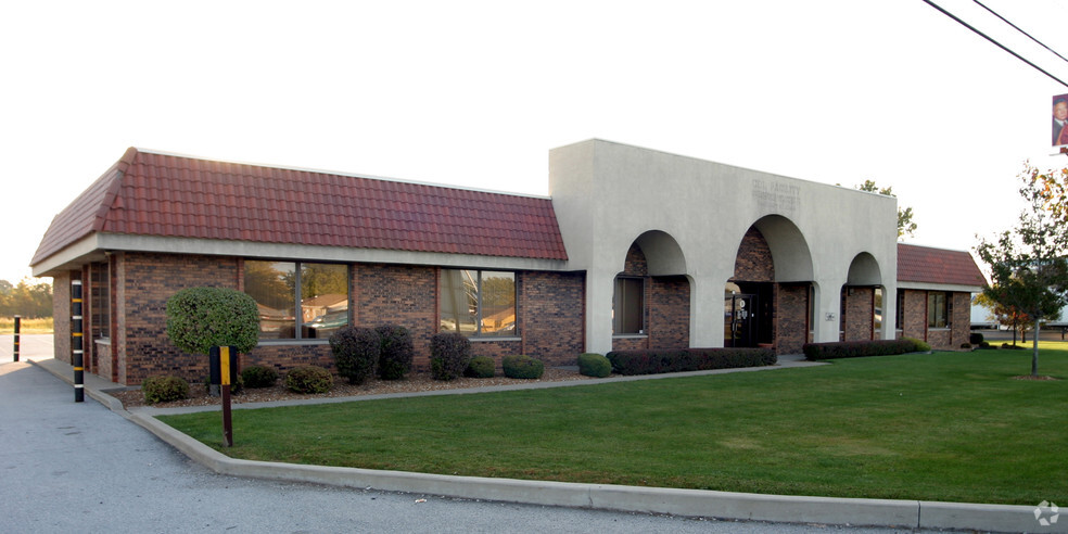 16475 Van Dam Rd, South Holland, IL for lease - Building Photo - Image 1 of 3