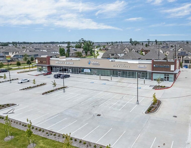 SEC Woodland Hills Dr & Balmoral Bay Dr, Humble, TX for sale - Primary Photo - Image 1 of 1