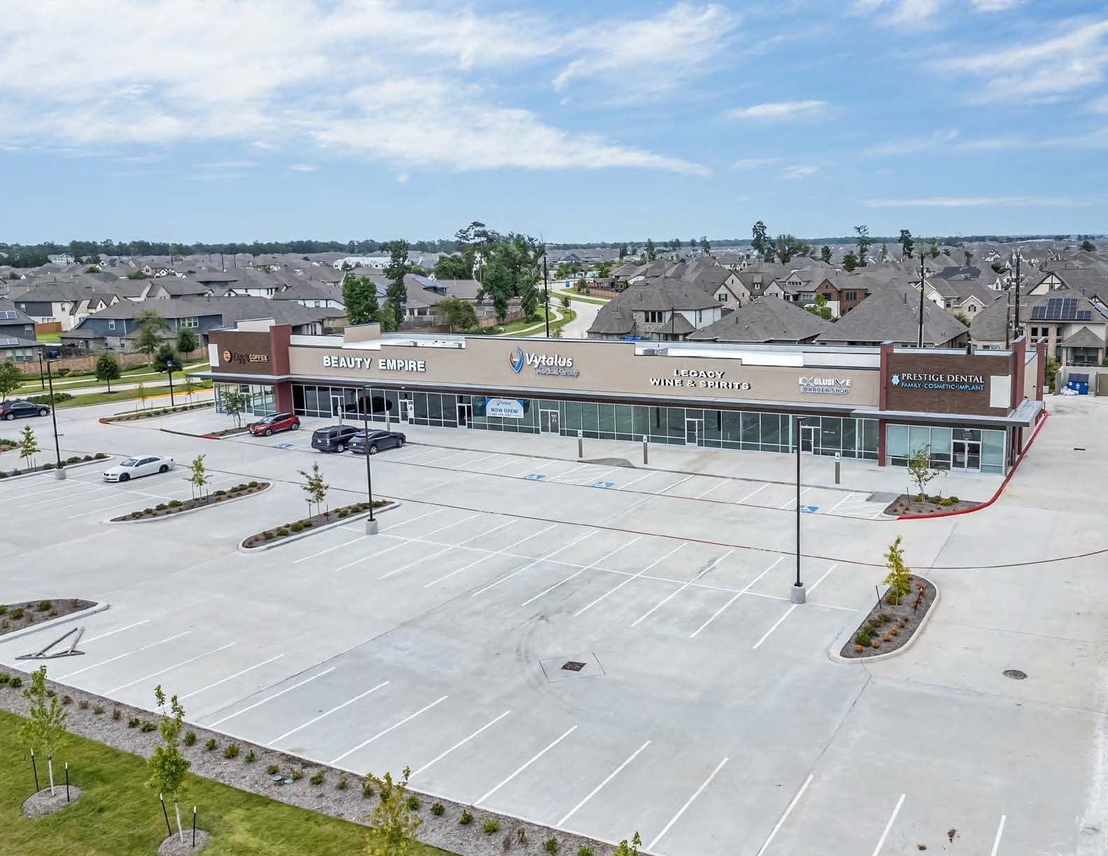 SEC Woodland Hills Dr & Balmoral Bay Dr, Humble, TX à louer Photo principale- Image 1 de 6