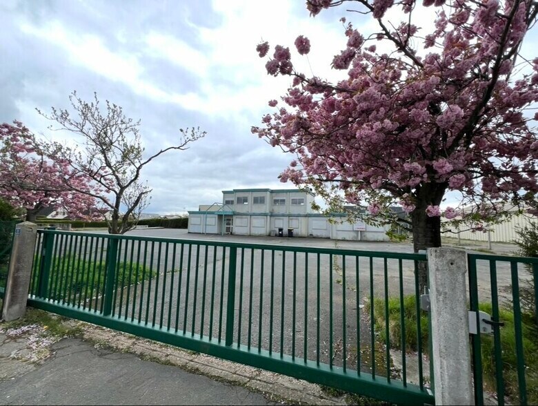 Land in Montivilliers for lease - Building Photo - Image 2 of 3