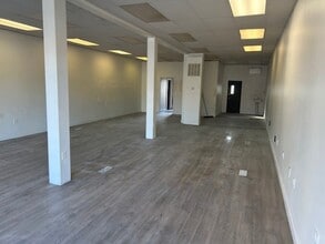 723 Frederick Rd, Catonsville, MD à louer Photo intérieure- Image 2 de 3