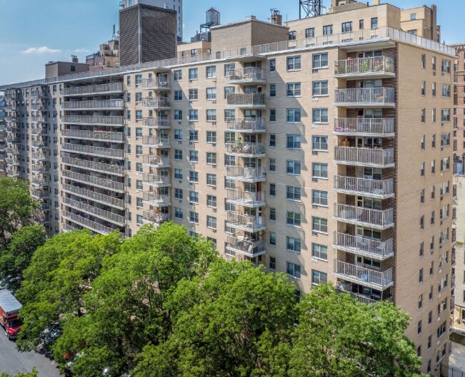 50 W 97th St, New York, NY à louer - Photo du bâtiment - Image 1 de 1