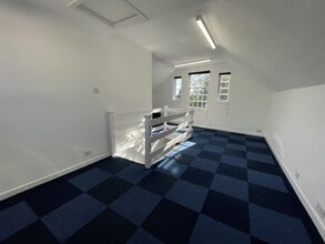 9 High St, Burnham for lease Interior Photo- Image 2 of 3