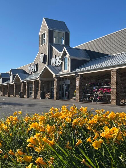 6103 W Mequon Rd, Mequon, WI à louer - Photo du bâtiment - Image 2 de 10