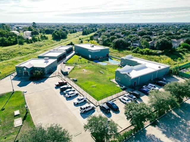 21725 Clay Rd, Katy, TX à vendre - Photo du bâtiment - Image 1 de 20