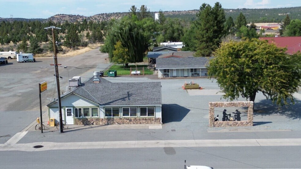 308 W 12th St, Alturas, CA à vendre - Photo du bâtiment - Image 1 de 34