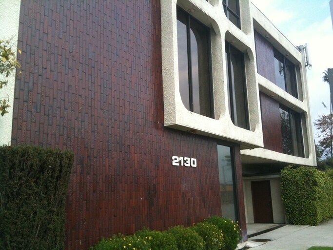 2130 Huntington Dr, South Pasadena, CA à louer - Photo du bâtiment - Image 2 de 10
