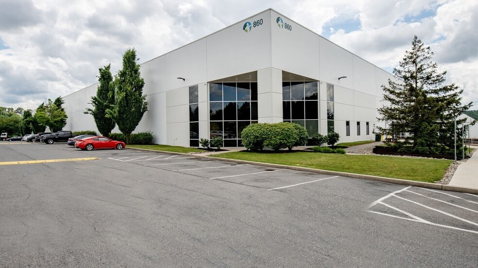860 Nestle Way, Breinigsville, PA for lease - Building Photo - Image 1 of 5