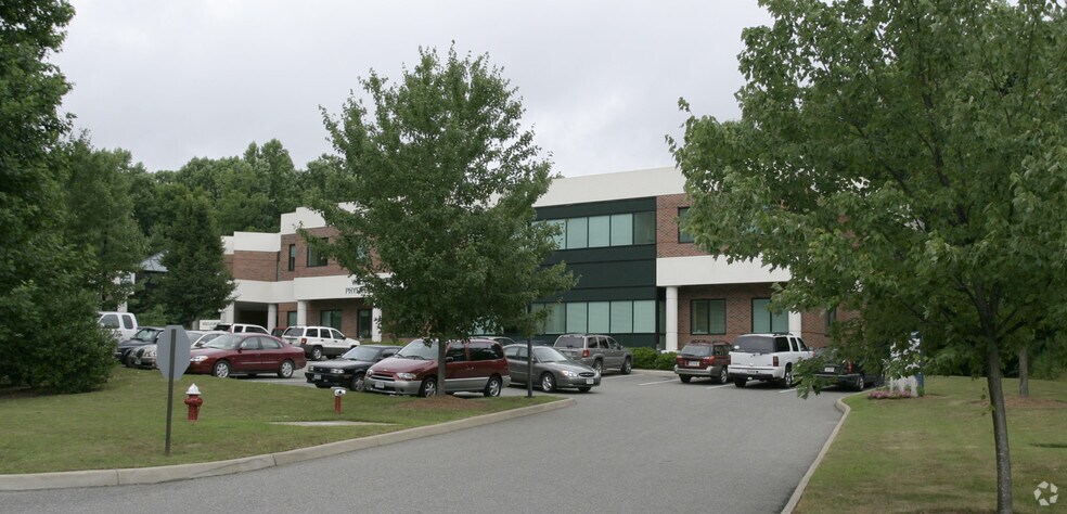 3901 Treyburn Dr, Williamsburg, VA à louer - Photo du bâtiment - Image 2 de 4