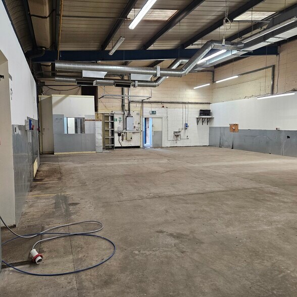 5 Crompton Rd, Glenrothes à louer - Photo du bâtiment - Image 2 de 12