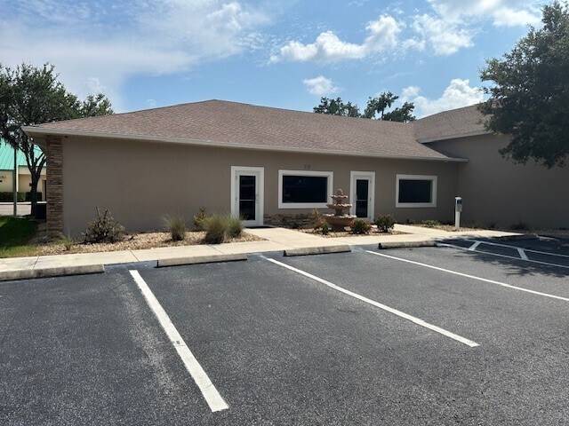 718 60th Street Ct E, Bradenton, FL à vendre - Photo du bâtiment - Image 2 de 14